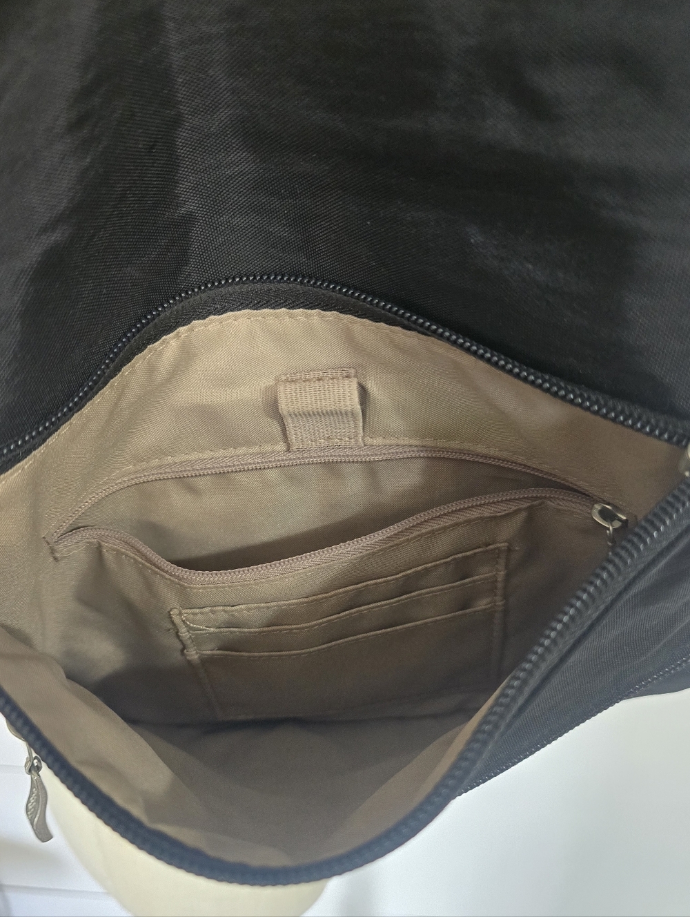 Baggallini Flip Zip Crossbody Bag - Picture 4 of 5
